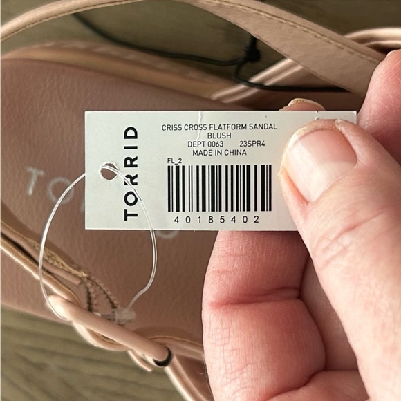 Torrid NWT Criss Cross platform
NWT
sandal blush color 6.5 W - Picture 2 of 5